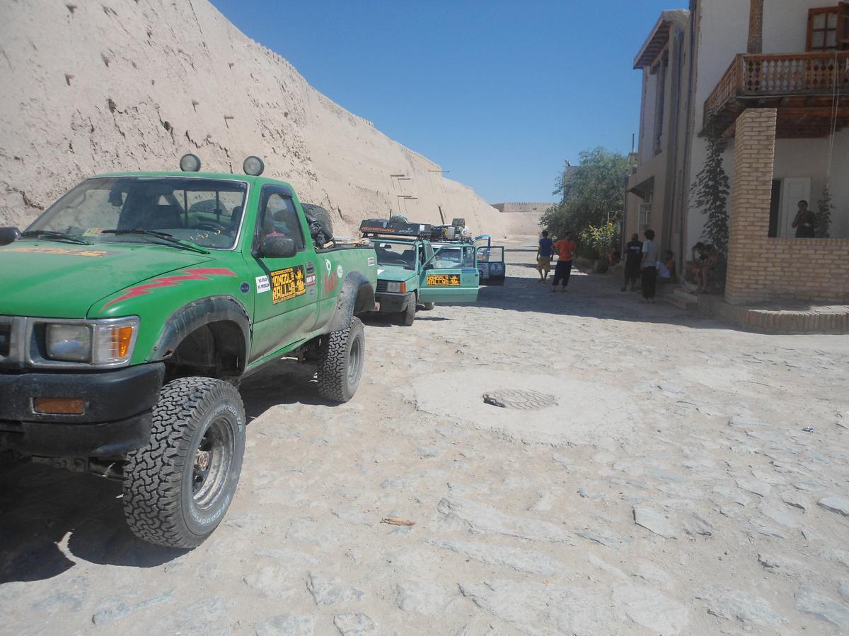 Meros B&B Khiva Bagian luar foto