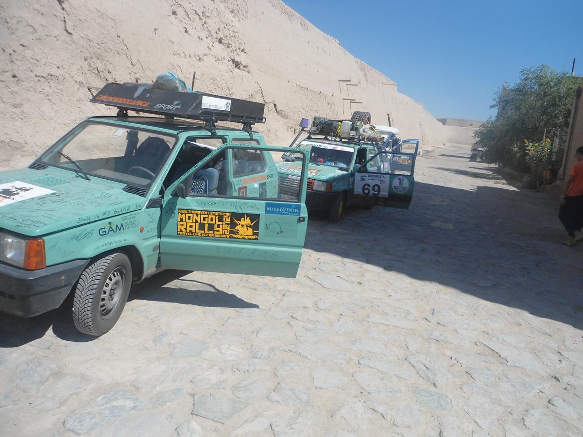 Meros B&B Khiva Bagian luar foto